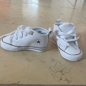 Never worn converse chuck taylor crib shoe